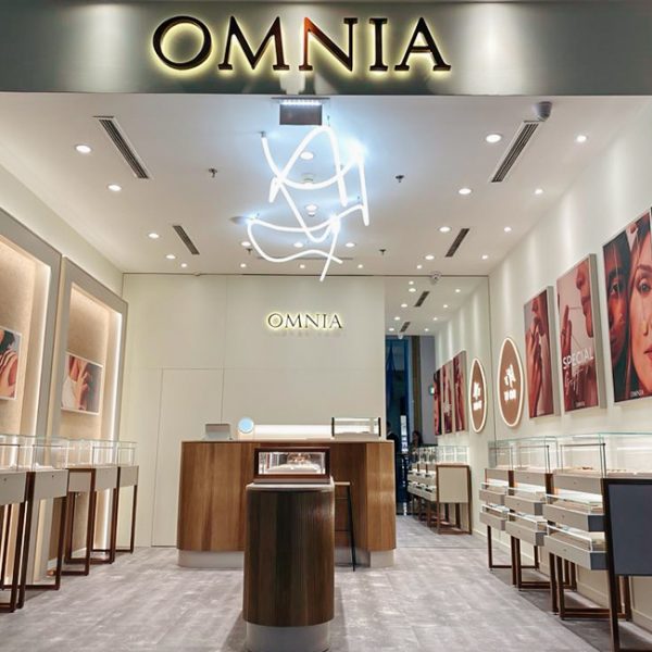 omnia almada forum